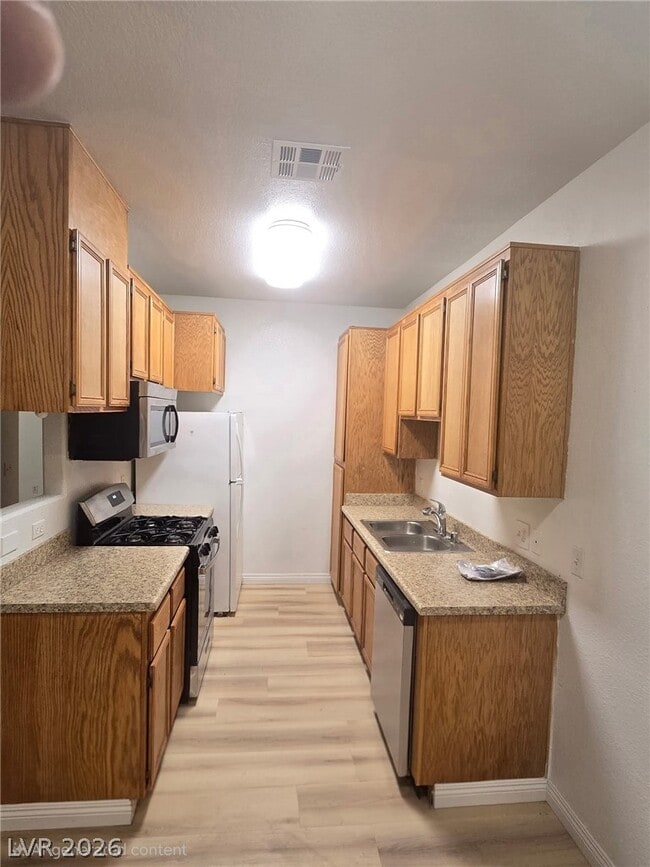 Building Photo - 4730 E Craig Rd Unit 1062