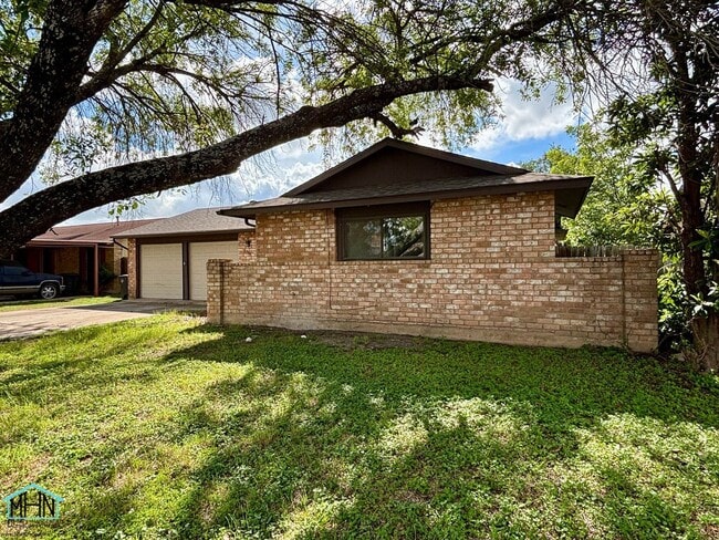 Photo - Modern Comfort meets Serene Living - A Stu...