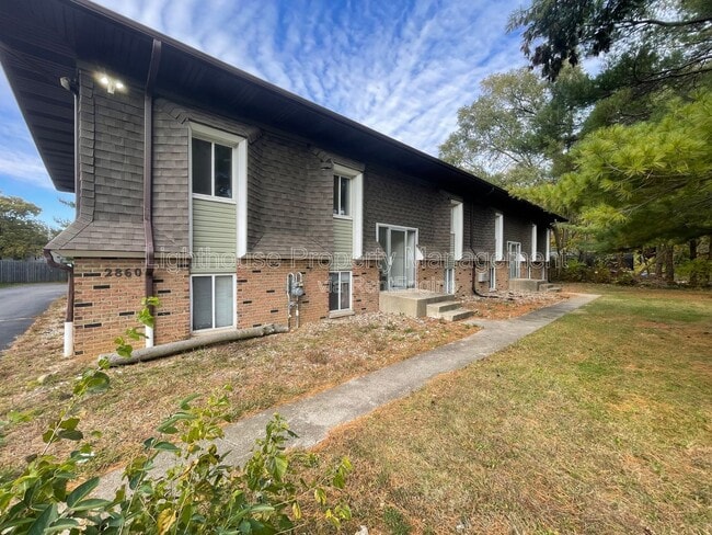 Building Photo - 2860 S 9th St Unit 1