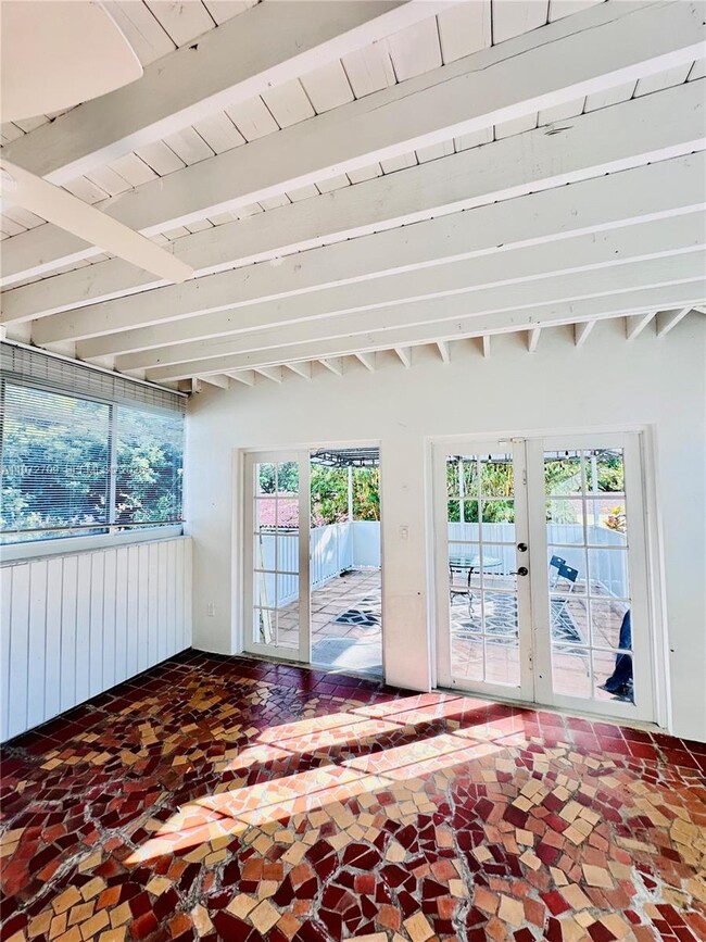 Building Photo - 1180 SW 22nd Terrace Unit 1