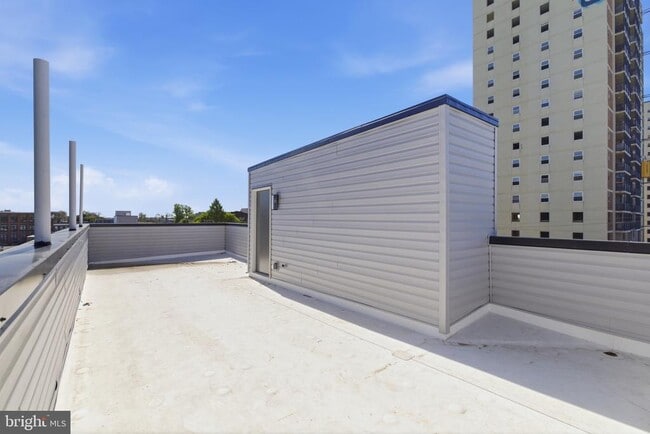 Building Photo - 2505 N 11th St Unit 2