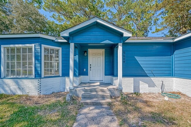 Building Photo - 5609 Denmark St Unit B