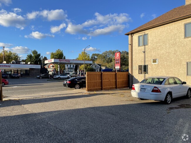 Building Photo - Liora St Paul Unit 2 Rental