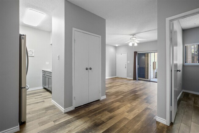 Photo - 7065 N Holiday Dr