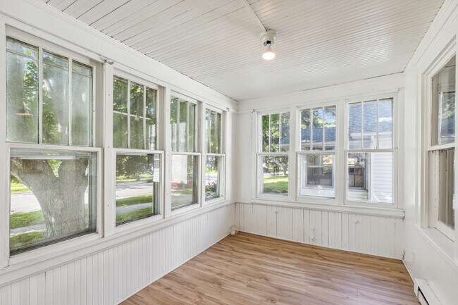 Photo - 1583 Jefferson Ave