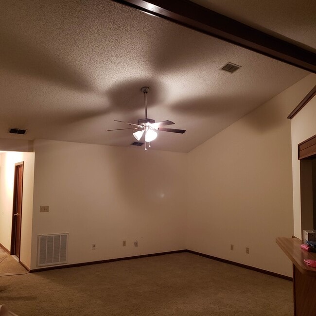 Building Photo - 2658B San Francisco Blvd Unit B