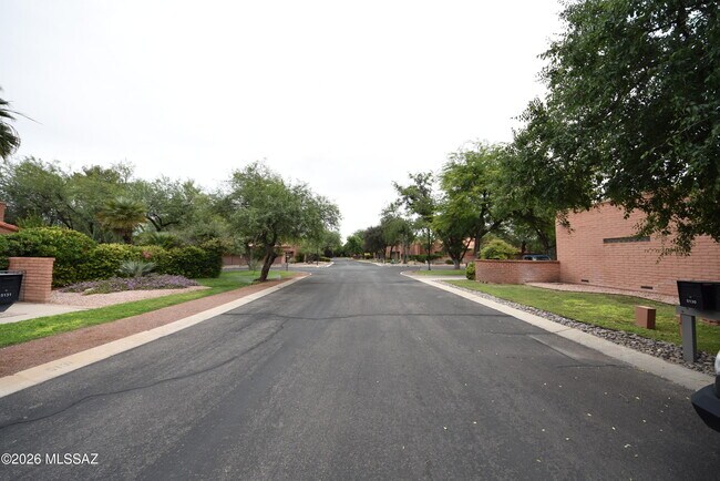 Photo - 5120 E Woodgate Ln