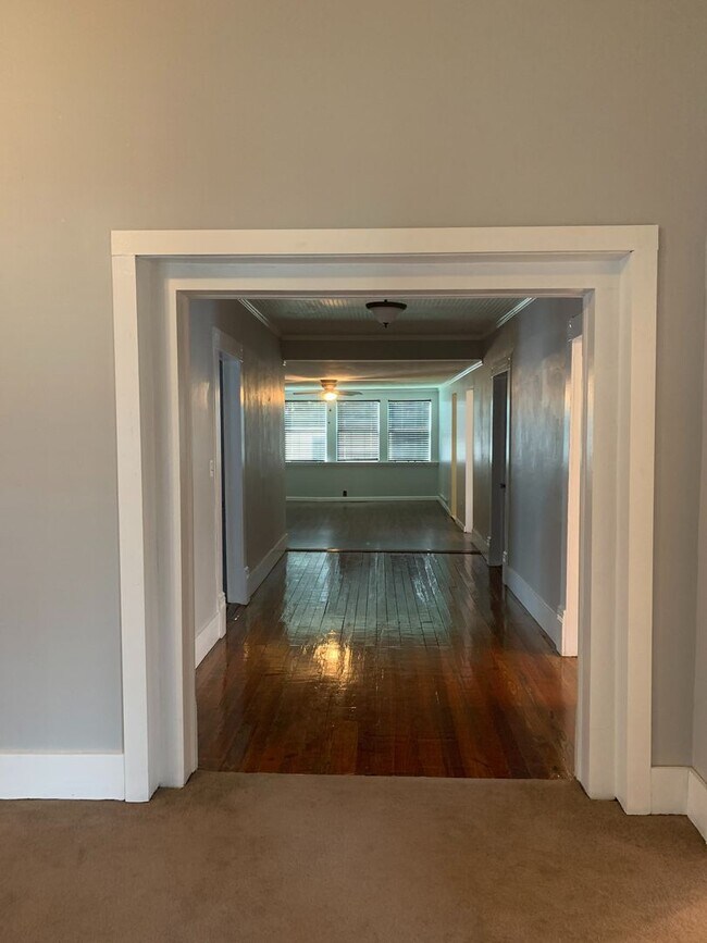 2/2 FARMHOUSE LOCATED IN CECEIL ON 3/4 ACR... House Rental in Cecil