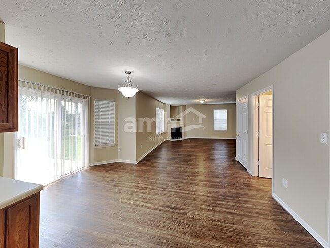 5805 W Deerview Bend