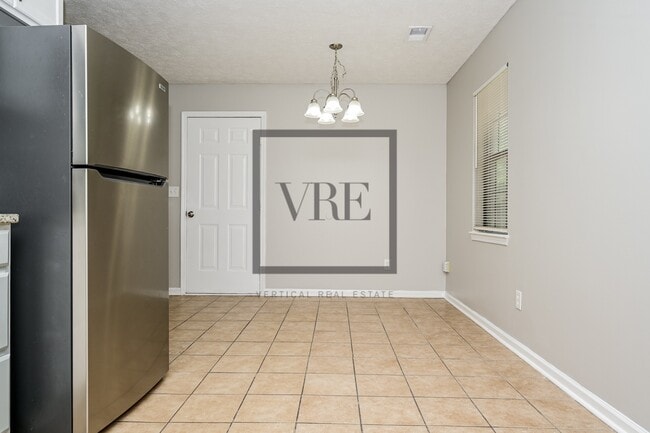 Photo - 125 Grove Creek Dr