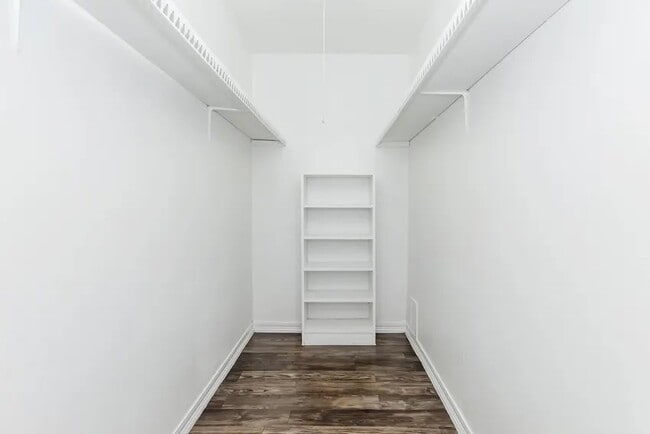 Building Photo - 4400 Memorial Dr Unit 8-1039