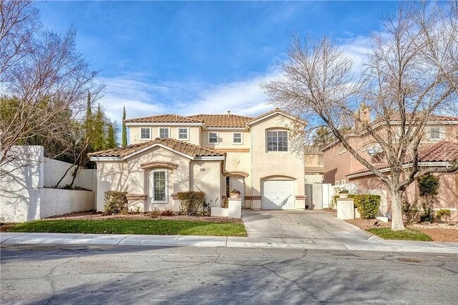Building Photo - Discover this Gem w/sparkling pool & spa!