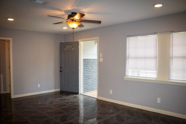 Photo - 1723 Alta Vista St