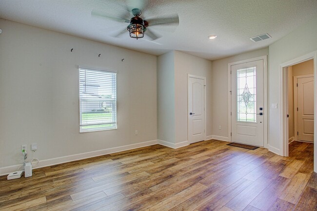 Photo - 20 Falcon Ridge Rd