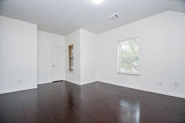 Photo - 9641 Weldridge Dr