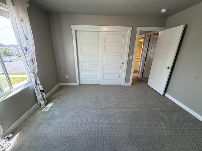 Photo - 952 W 2840 N