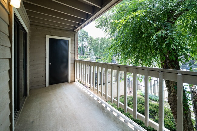 Banyan 1BR, 1BA - 855SF - Balcony