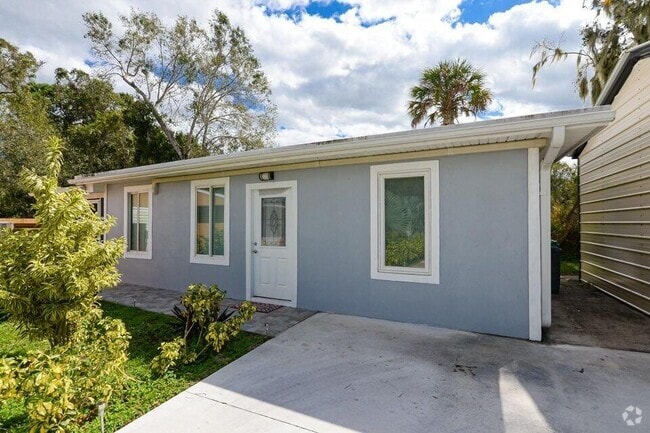 Building Photo - 703 Ulrich Rd Unit 3 Rental