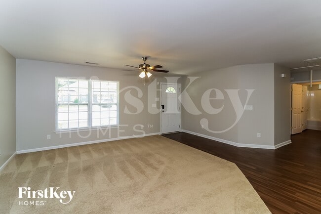 Photo - 8409 Military Wy