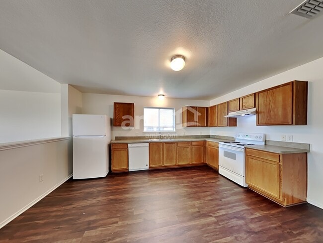 Photo - 617 Overton Dr