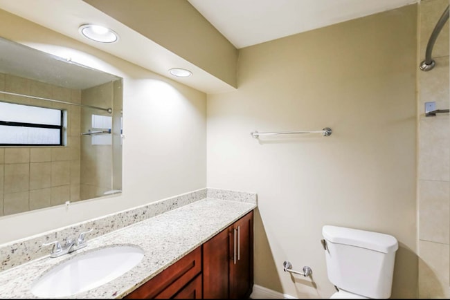 Photo - 20018 W Oakmont Cir