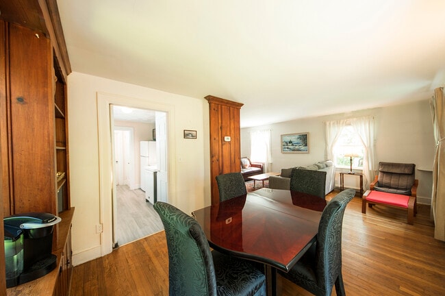 Photo - 215 E Irvin Ave