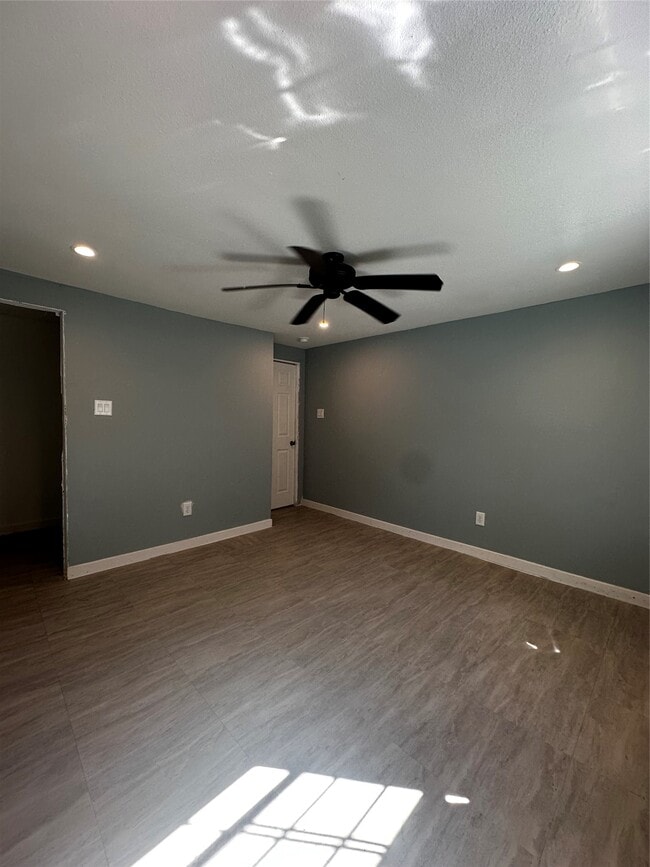 Photo - 9337 Talton St