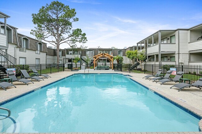 The Ivy at the Galleria - The Ivy at the Galleria Apartments
