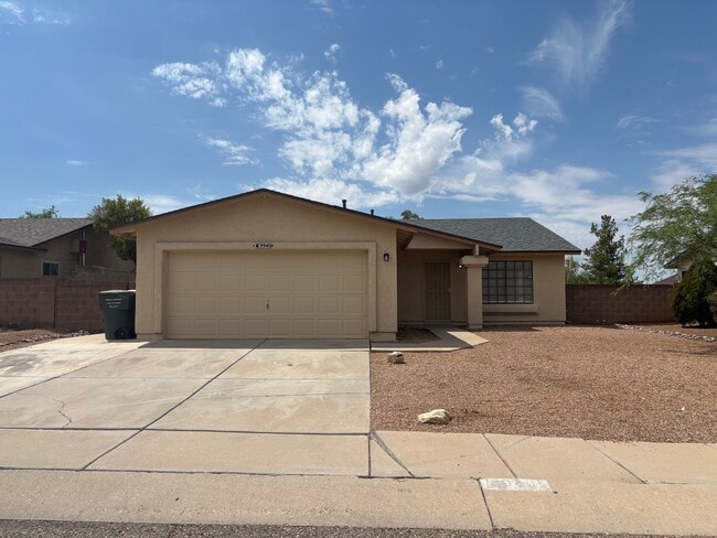 Photo - 9940 E Gray Hawk Dr House