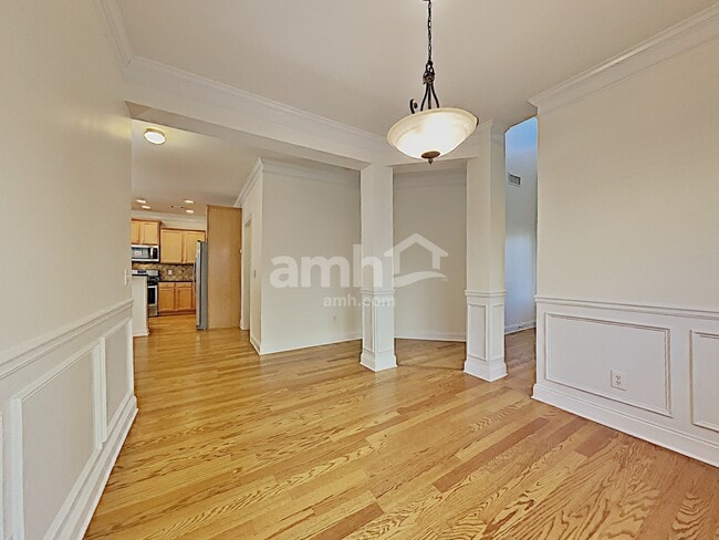 Photo - 263 Royal Cres Terrace