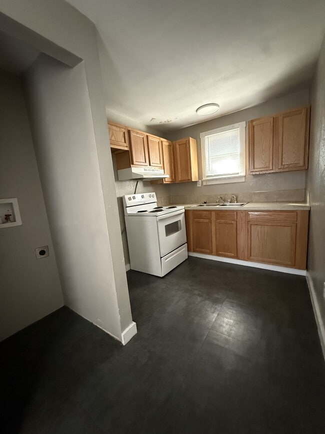 Photo - 402 N Cedar St