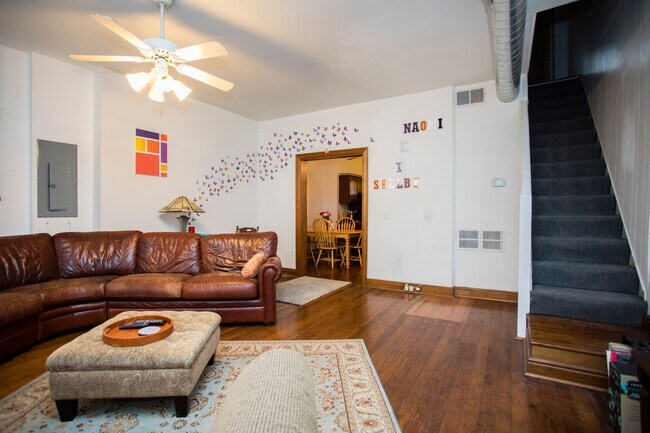 Photo - 421 E Carson St Unit 2