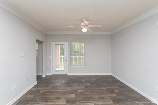 2BR, 2BA - 1252SF