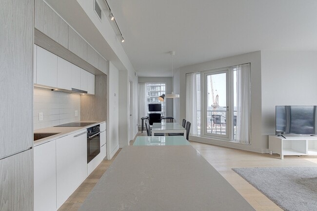 Photo - 1288 Rue Saint-Antoine O Unit 2804