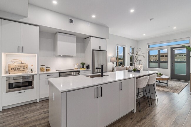 Photo - Boulder Commons