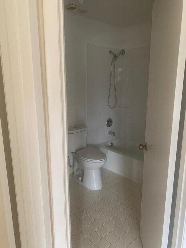 Photo - Split plan spacious 2bed/2batj Unit APT 710