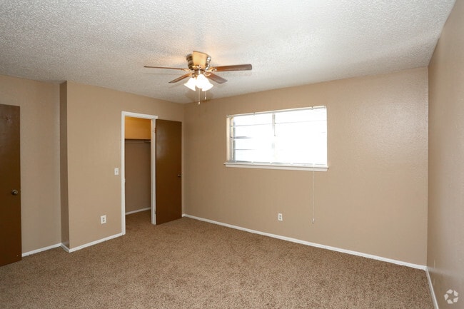 3BR, 2BA - 1100SF - Master Bedroom
