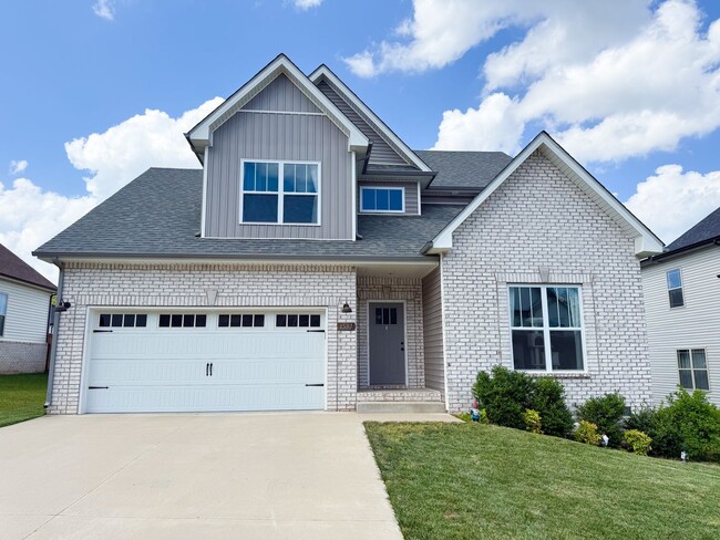 Building Photo - 3 Bedroom 2.5 Bathroom Home