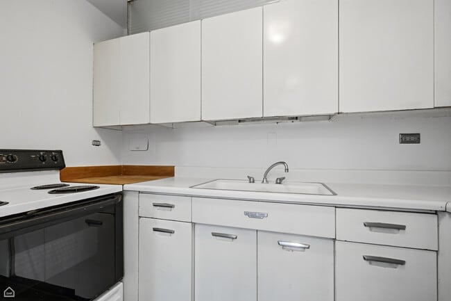 Photo - 340 W Diversey Pkwy Unit 415