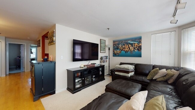 Photo - 130 Tudor St Unit 1