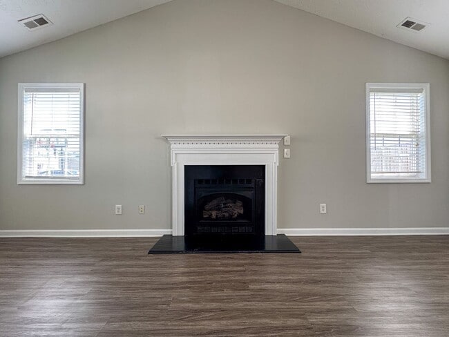 1502 Bridgeton Way