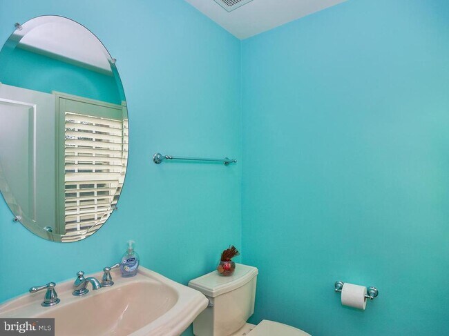 Photo - 41625 Broxbourne Terrace