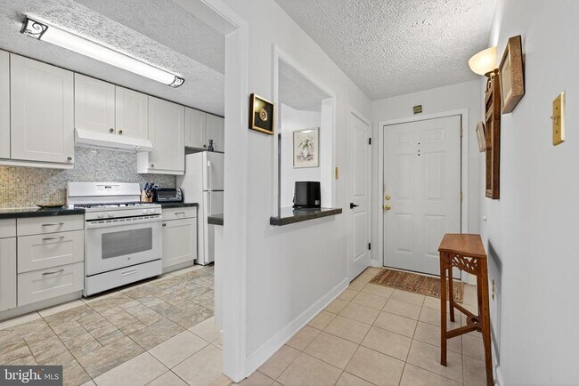 Photo - 910 Windbrooke Dr Unit 910