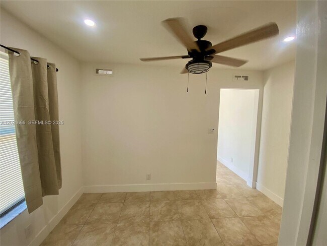 Photo - 1112 N 61st Terrace Unidad B