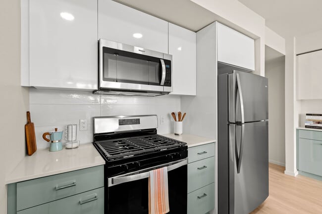 Building Photo - Splash Apartments