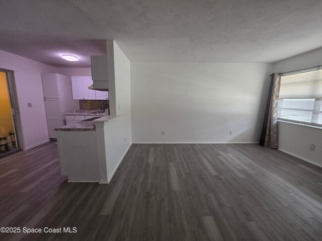 Photo - 747 E University Blvd