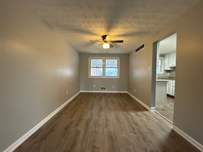 Photo - Beautiful Three Bedroom Home In Essex