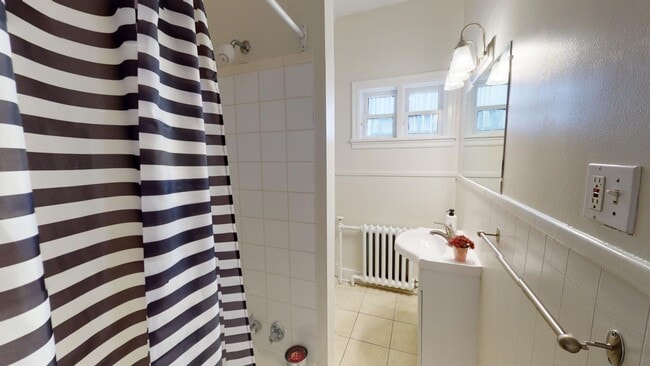 Photo - 149 MacLaren