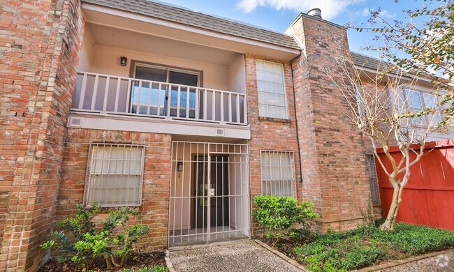 Building Photo - 2 Bedroom 2 Bath Townhome in the Galleria