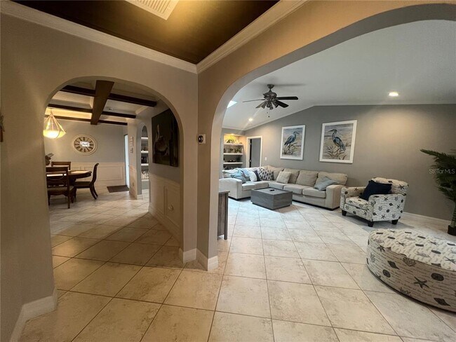 Photo - 681 Verona St